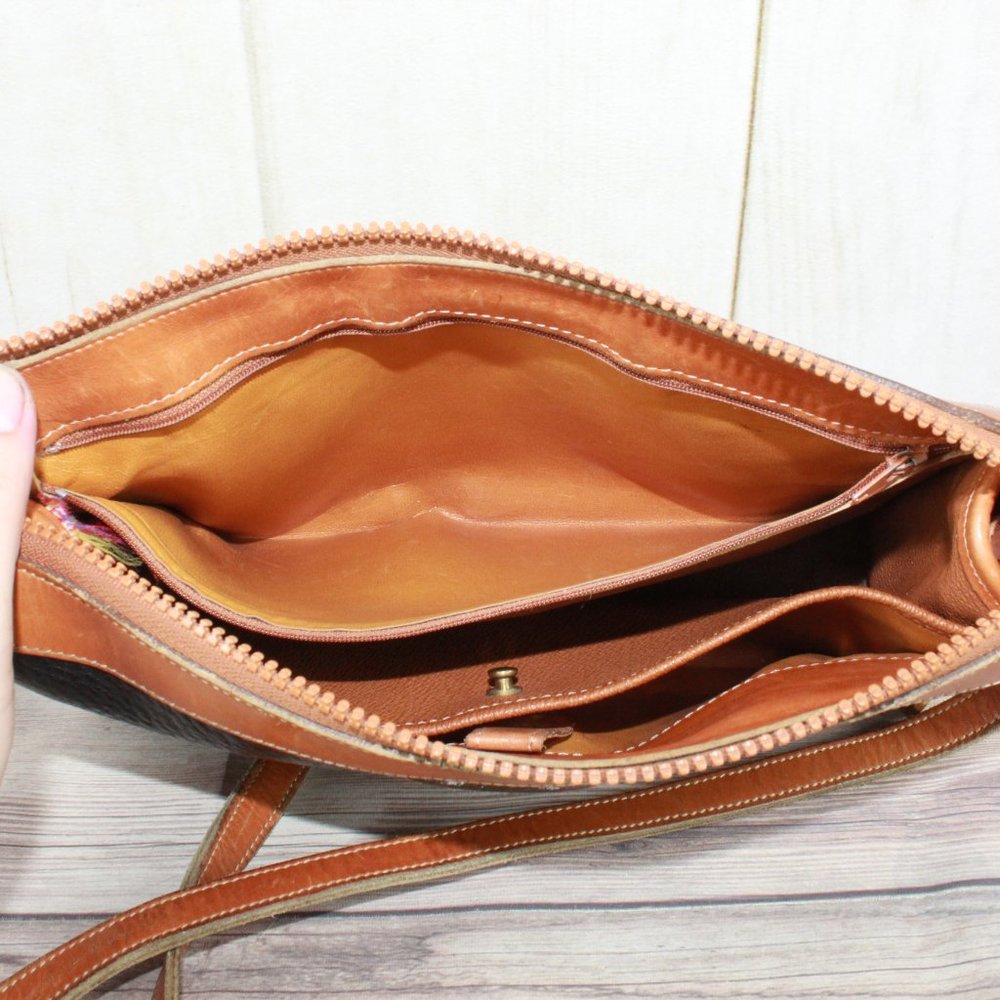 VTG Dooney & Bourke Shoulder Bag Crossbody - Picture 8 of 13